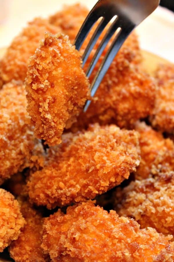 Amazingly moist and crunchy chicken bites served with a sweet buffalo chili dipping sauce - the perfect entree or party appetizer.