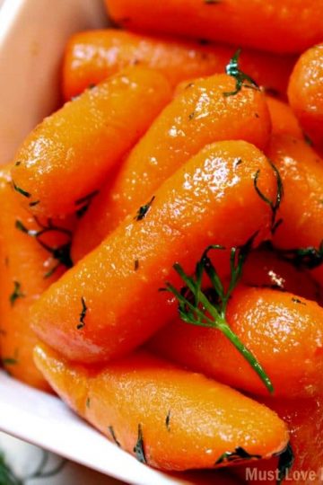 Love carrots? With just 5 ingredients, these Honey Dill Glazed Carrots can be on your table in about 20 minutes! You can have Bistro quality carrots from you own kitchen! And your family will LOVE them!