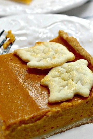 Pumpkin Slab Pie is just what you need to feed a crowd. Velvety and full of flavor, this is a modern take on a holiday favorite!