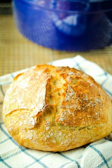 Faster Rustic No-Knead Bread, made with easy pantry ingredients. This easy recipe makes fresh, homemade bread that you can serve with dinner tonight!