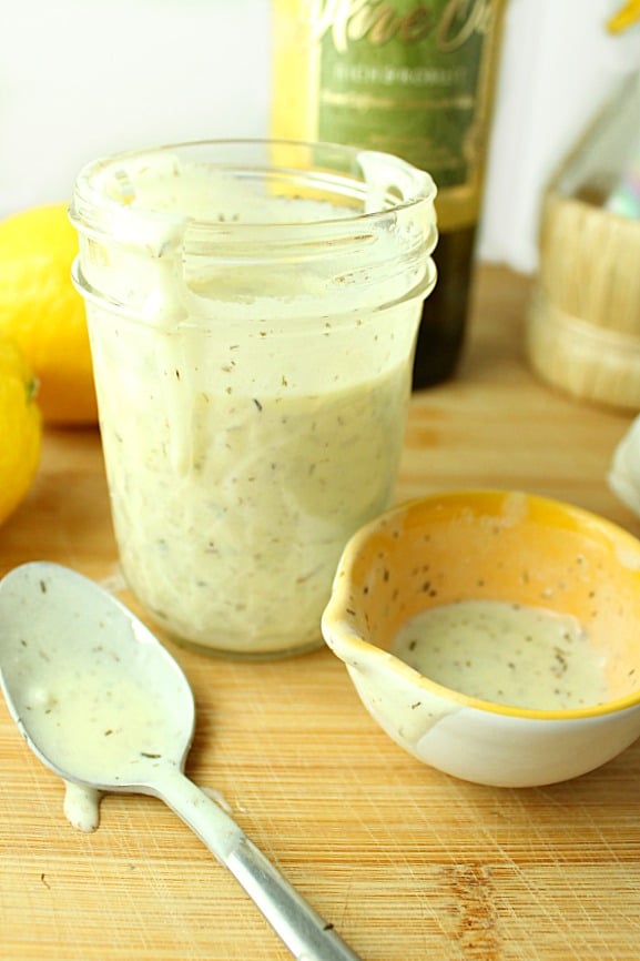 creamy herb greek yogurt dressing