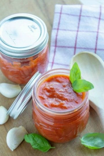Homemade Marinara Sauce is made easy in only 10 minutes with this recipe of basic pantry ingredients of tomatoes, garlic and spices. Perfect for pizza, pasta and dipping.