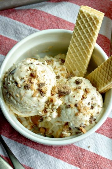 No Churn Peanut Butter Crunch Ice Cream