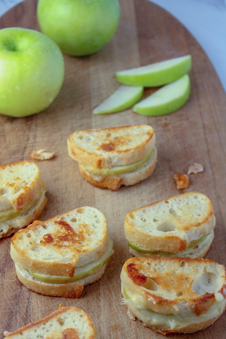 Pepper Cheese Apple Mini Grilled Cheese Sandwiches