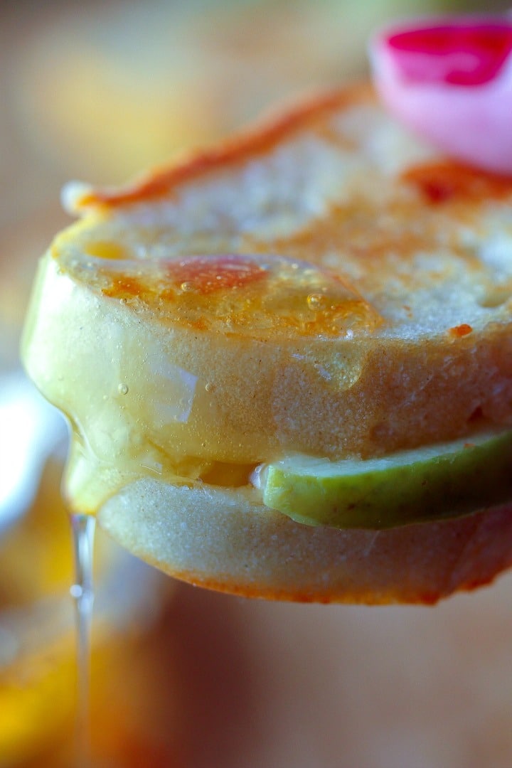 Pepper Cheese Apple Mini Grilled Cheese Sandwiches