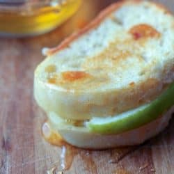 Pepper Cheese Apple Mini Grilled Cheese Sandwiches