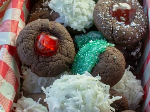Holiday baking is simple and quick with Easy Cake Mix Christmas Cookies! Try these at your next party. Great for gift-giving and bake sales too!