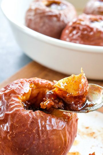 Amazing Baked Apples with Dates. Tender and so delicious made with 7 easy ingredients! #baked apples #glutenfree #fall #plantbased #mustlovehomecooking