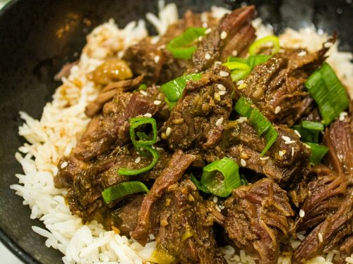 Freezer Meal Korean Barbecue Beef - flat out delicious blend of beef, garlic soy sauce, ginger and a pinch of heat.
