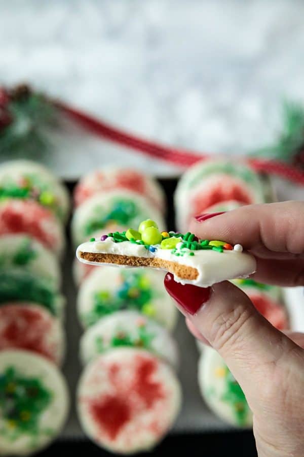 White Chocolate Gingerbread Crisps - thin gingerbread wafers, flavored with brown sugar, molasses and spices, covered with white chocolate and decorated with festive sprinkles. Merry and bright for the holidays!