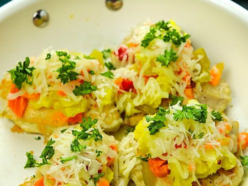 Easy Italian Chicken Giardiniera is a delicious, full of flavor recipe made with only 5 ingredients. It's 30 minute supper cooking at it's tastiest! #mustlovehomecooking