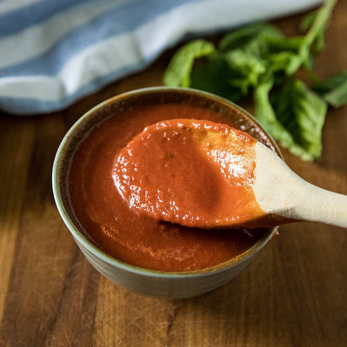 Easy Homemade Pizza Sauce - 5 Minute Recipe – Must Love Home