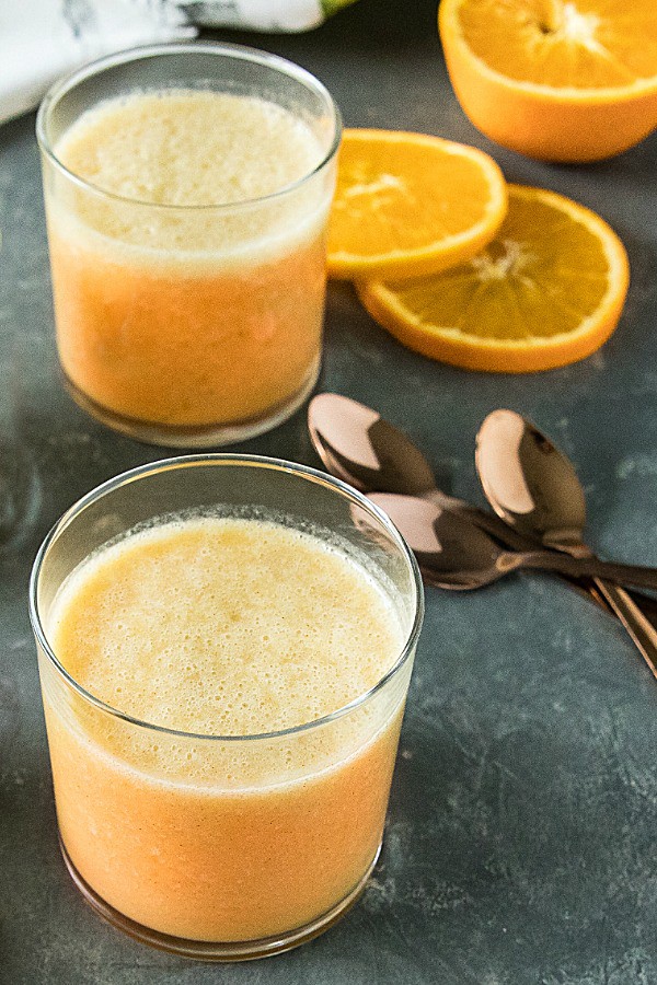 A healthy and anti-inflammatory smoothie made with FRESH oranges, pineapple and cinnamon. Vegan, non-dairy and sugar-free! #mustlovehomecooking #smoothierecipe