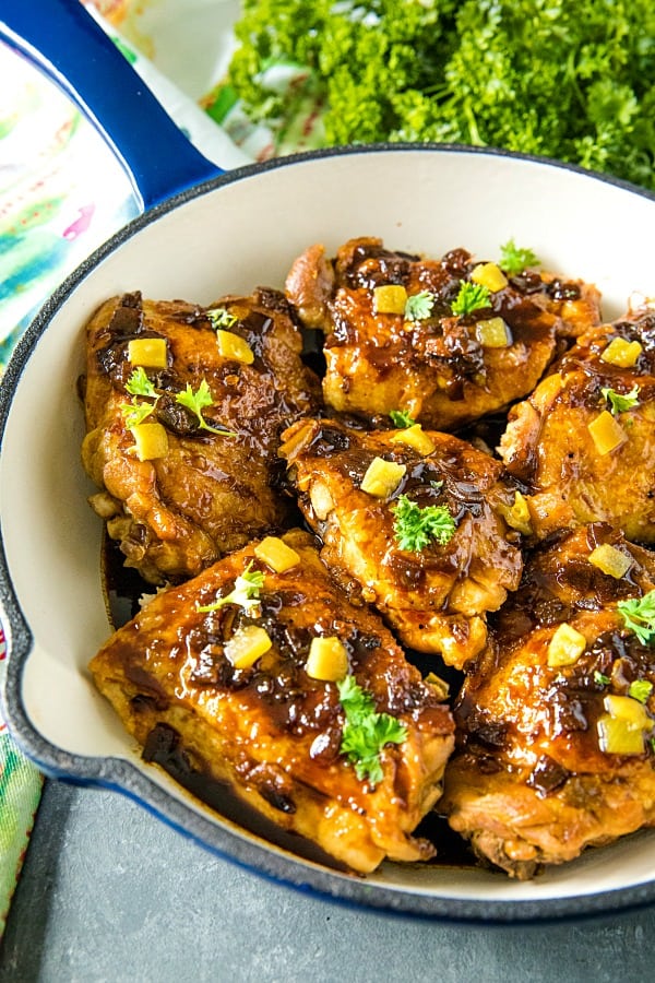 moist, savory chicken smothered in green chilies and a tantalizingly zesty sauce made with vinegar, soy sauce, brown sugar and spices. #mustlovehomecooking