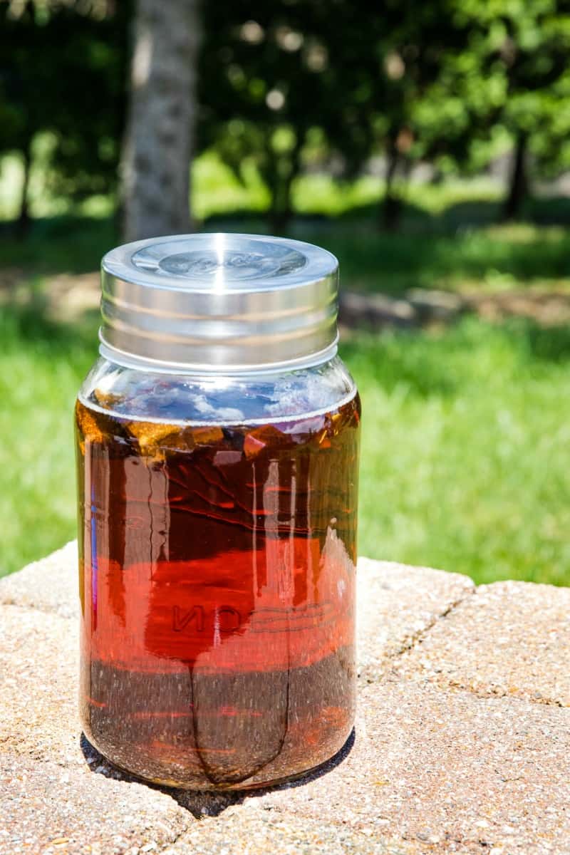 Taste the sunshine with refreshing Homemade Sun Tea. It's easy, with only a minute of prep! #mustlovehomecooking