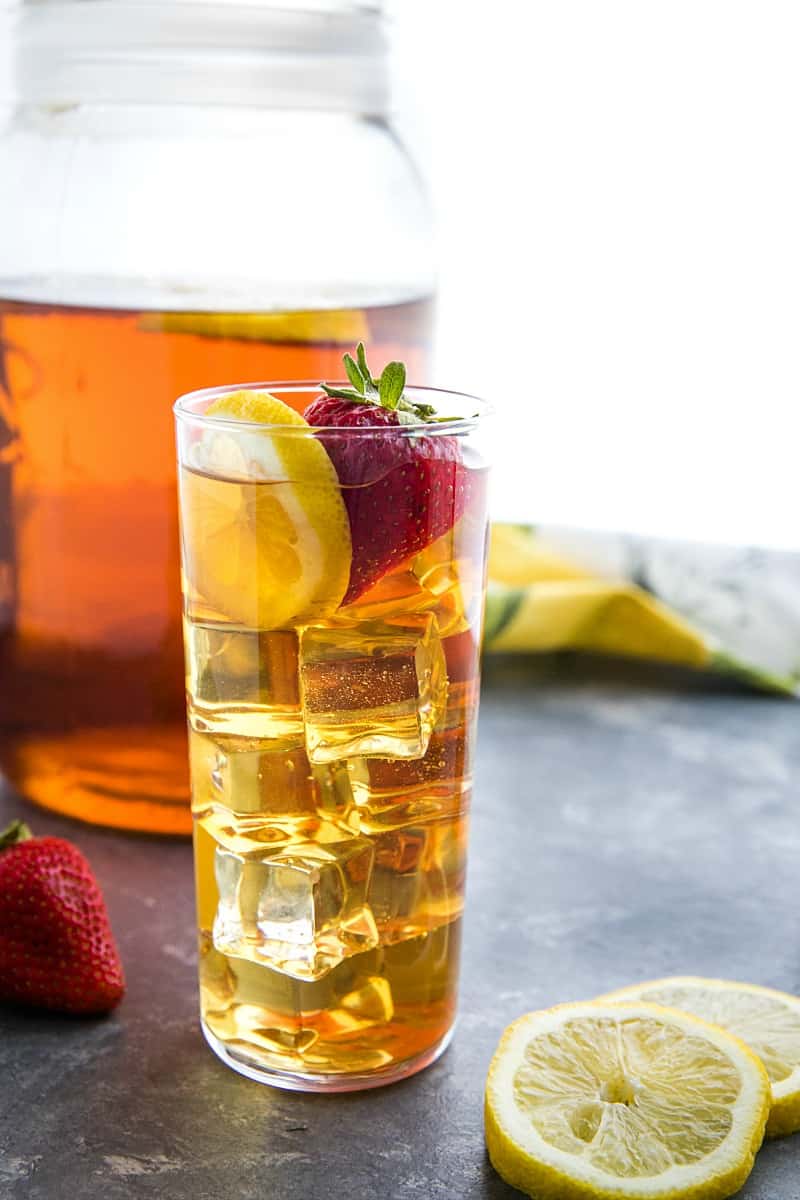 Taste the sunshine with refreshing Homemade Sun Tea. It's easy, with only a minute of prep! #mustlovehomecooking