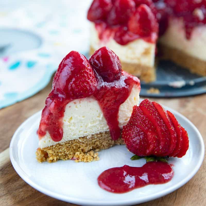 This cheesecake is a tasty way to sneak some berries into everyone's favorite dessert. Right from your pressure cooker! #mustlovehomecooking
