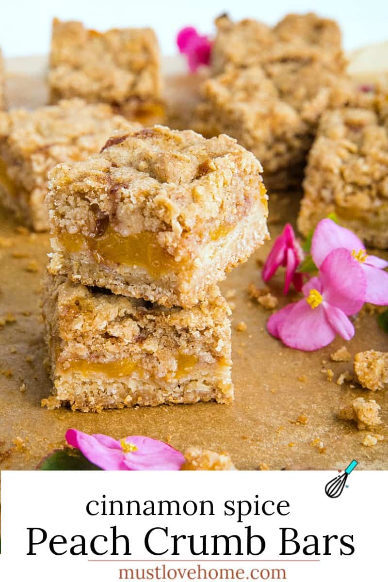 Buttery and decadent, these simple Cinnamon Spice Peach Crumb Bars with oats and spice are just in time for this seasonal fruit. #mustlovehomecooking