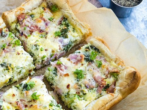Using shortcut ingredients like puff pastry, this is a quick and simple quiche made with broccoli, ham and Swiss cheese. It's an easy brunch favorite! #mustlovehomecooking