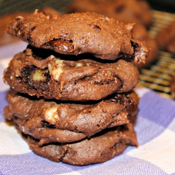 Double Chocolate Walnut Cookies are delicious fudgy cake mix cookies, chock full of chocolate chips and walnuts. Easiest one bowl recipe! #mustlovehomecooking
