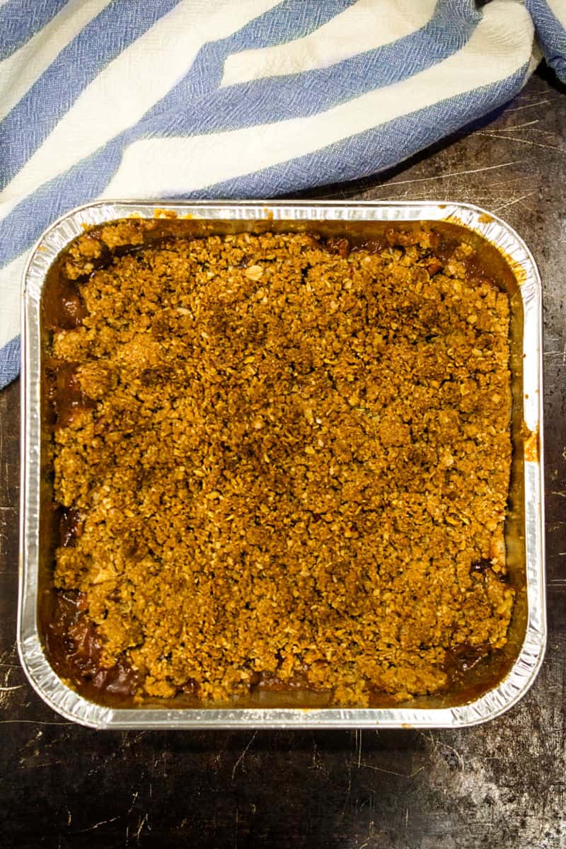 Freezer Apple Crisp Recipe, ready to bake frozen dessert made with crisp chunks of apple, spices and a crispy oatmeal crust. #mustlovehomecooking