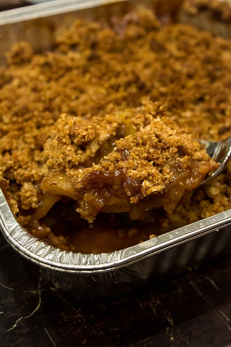 Freezer Apple Crisp Recipe, ready to bake frozen dessert made with crisp chunks of apple, spices and a crispy oatmeal crust. #mustlovehomecooking