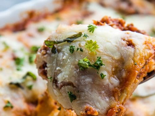 Dinner made easy with an easy freezer meal beef and cheese ravioli made with simple ingredients and a dash of spice. #mustlovehomecooking