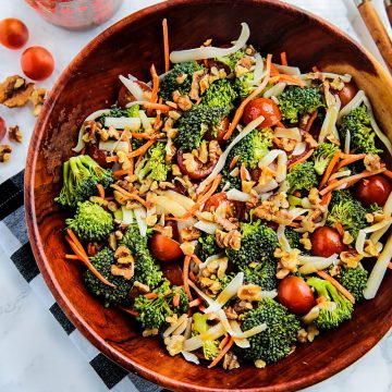 healthy side salad or meal, made with fresh, crisp broccoli florets, tomato and toasted walnuts then drizzled with a tangy homemade balsamic dressing. #mustlovehomecooking