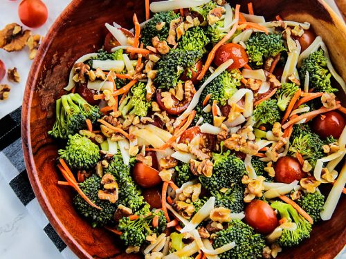 healthy side salad or meal, made with fresh, crisp broccoli florets, tomato and toasted walnuts then drizzled with a tangy homemade balsamic dressing. #mustlovehomecooking