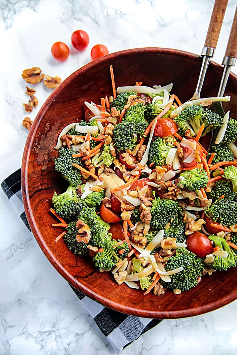 healthy side salad or meal, made with fresh, crisp broccoli florets, tomato and toasted walnuts then drizzled with a tangy homemade balsamic dressing. #mustlovehomecooking