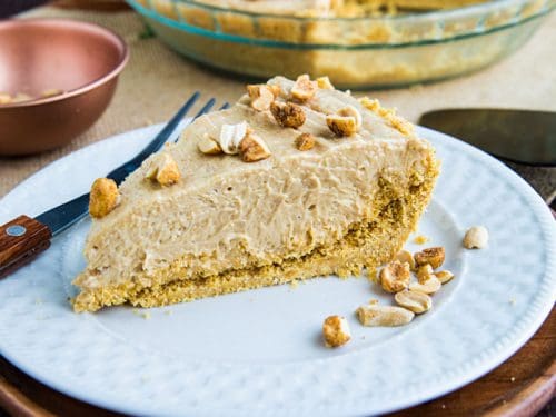 A no-bake Peanut Butter Pie that's richly delicious, fluffy, smooth and couldn't be easier to make. #mustlovehomecooking
