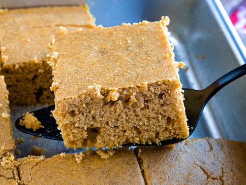 Easy Pumpkin Cornbread is sweet and moist and with a touch of fall pumpkin flavor! Baked into mini muffins or in a pan, this is a maple cinnamon treat that is sure to please.#mustlovehomecooking