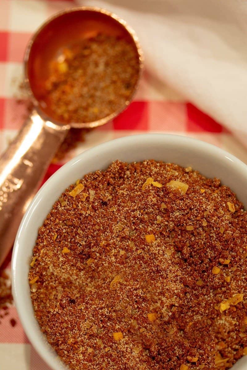 dry rub with measuring spoon